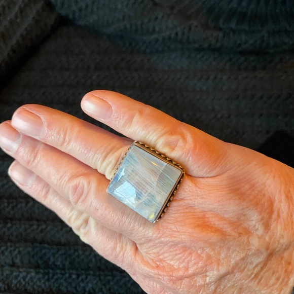 Square Moonstone Silver Ring - Picture 4 of 4